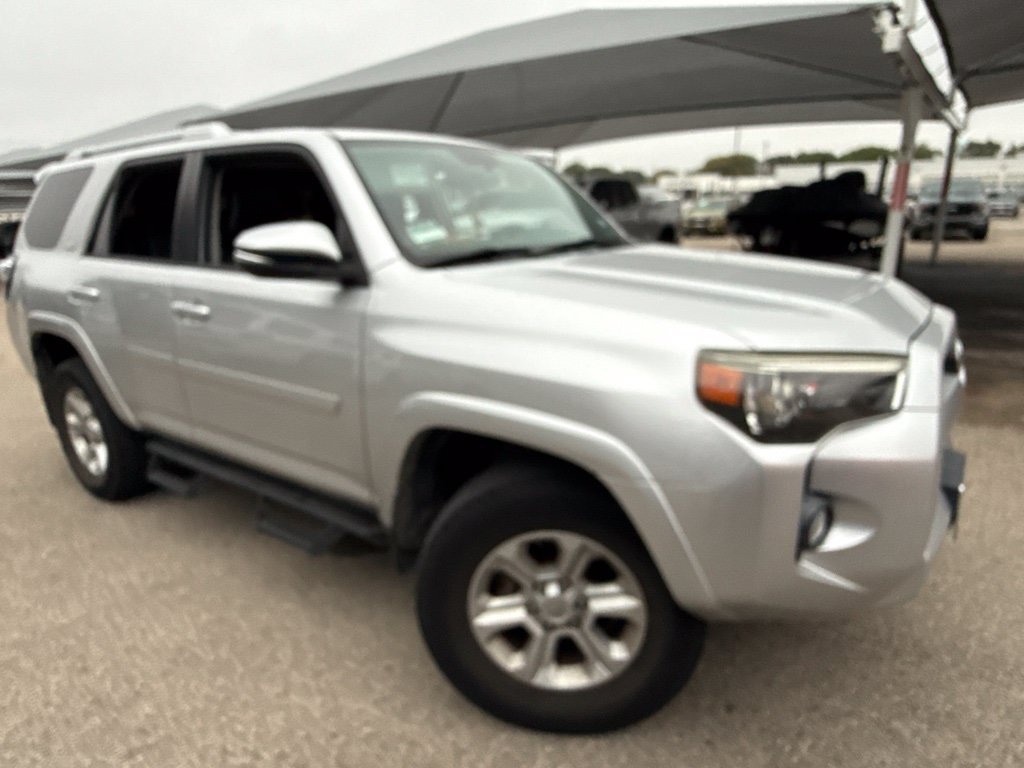 Used 2018 Toyota 4Runner SR5 Premium AWD/4WD image 2