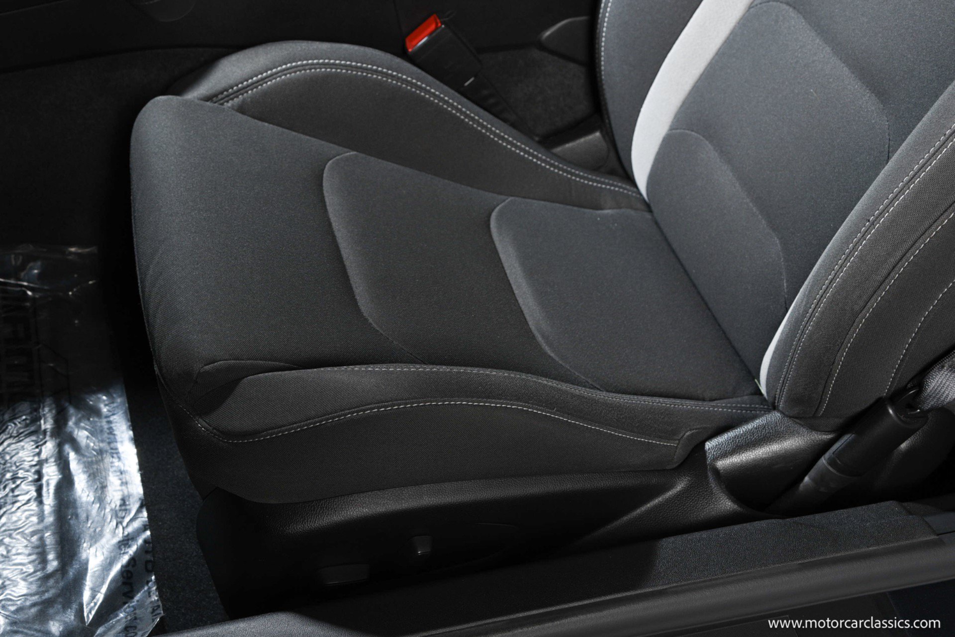 Used 2021 Chevrolet Camaro LT RWD image 27