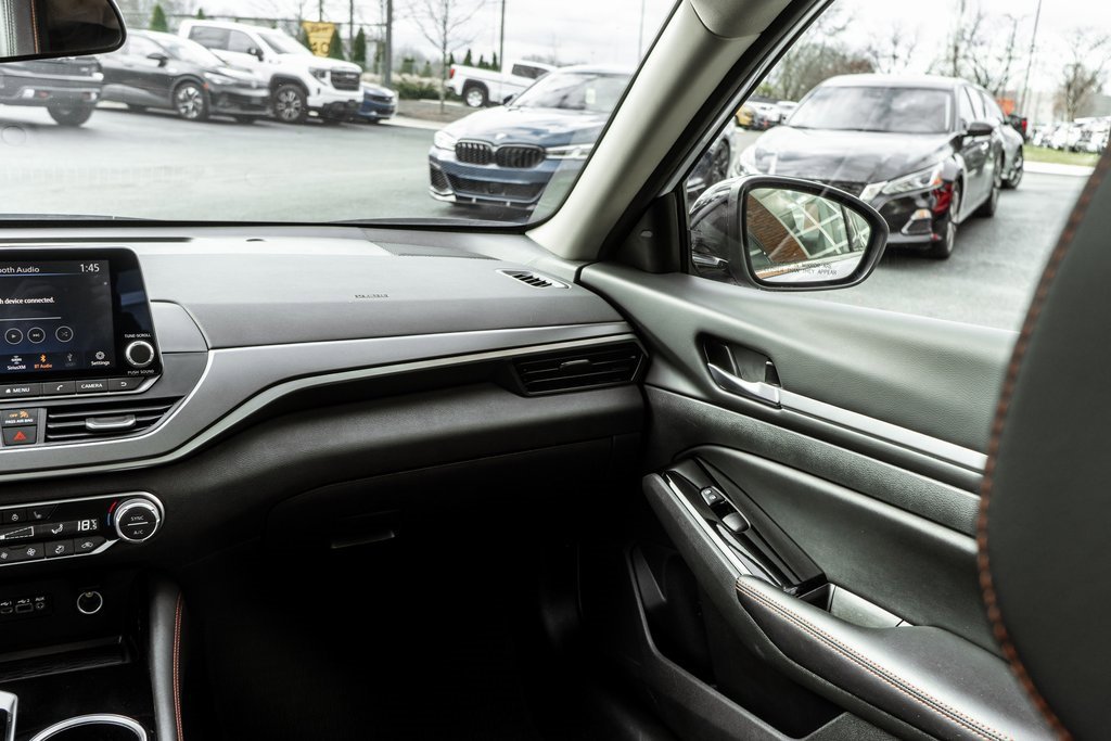 Used 2024 Nissan Altima 2.5 SR image 13