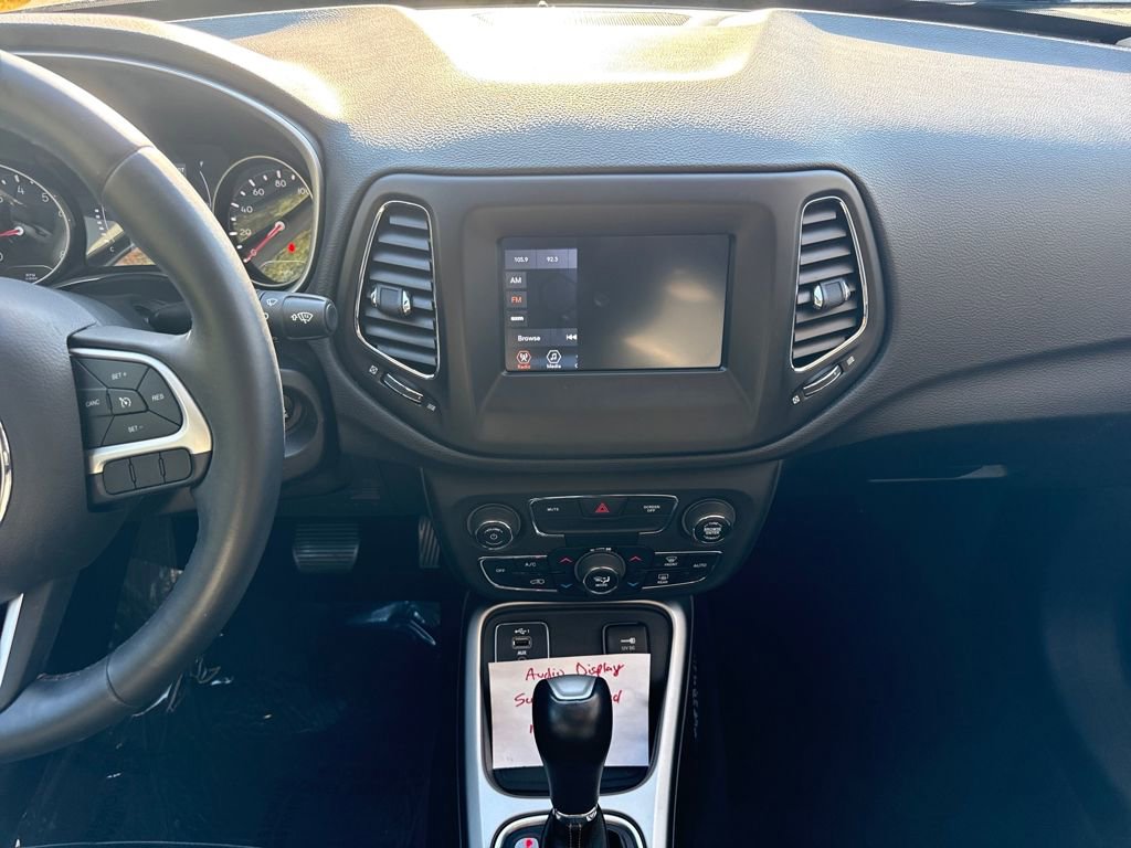 Used 2019 Jeep Compass Latitude image 17