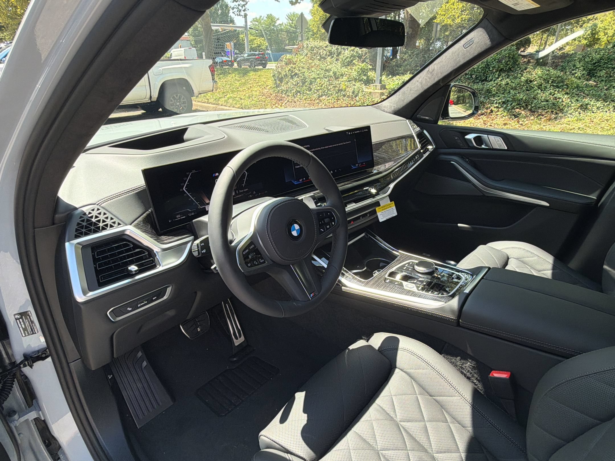 Used 2027 BMW X7 xDrive40i w/ M Sport Package AWD/4WD image 4