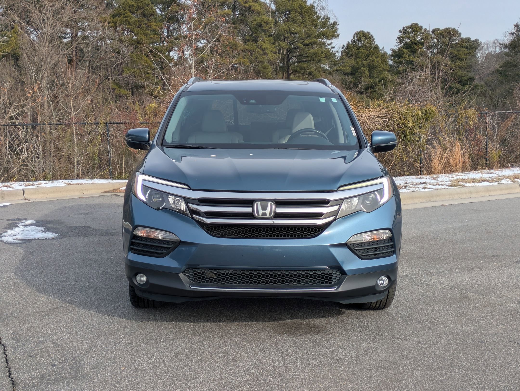 Used 2016 Honda Pilot Elite image 2