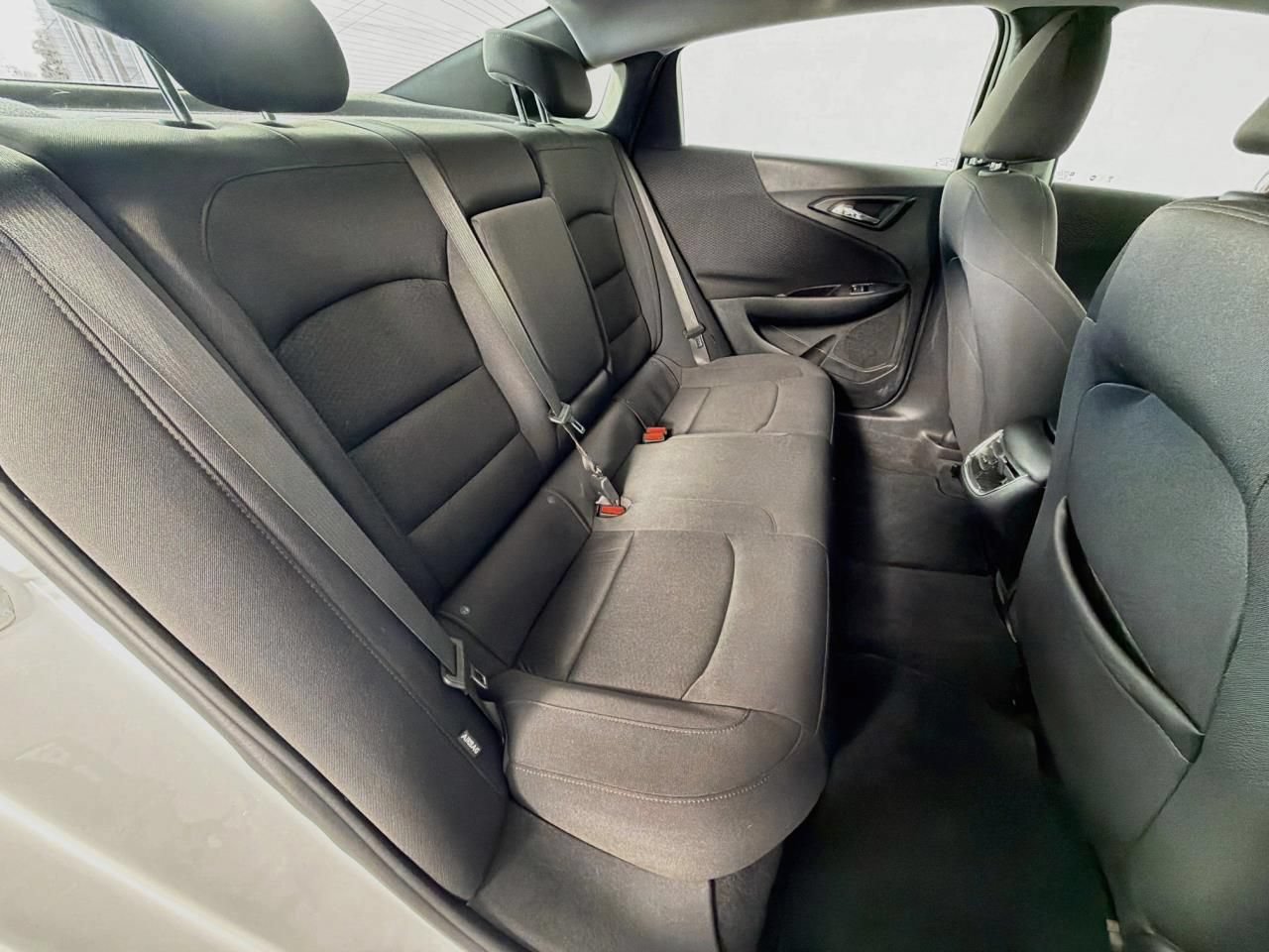 Used 2023 Chevrolet Malibu LT FWD image 38
