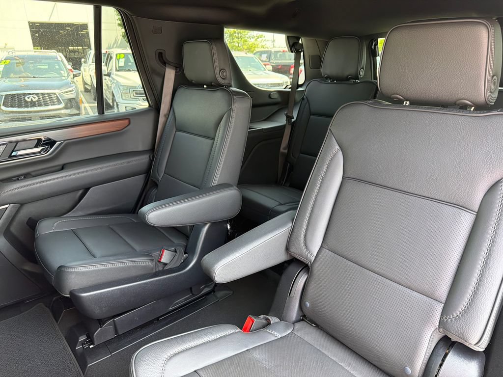 Used 2025 GMC Yukon Denali AWD/4WD image 18