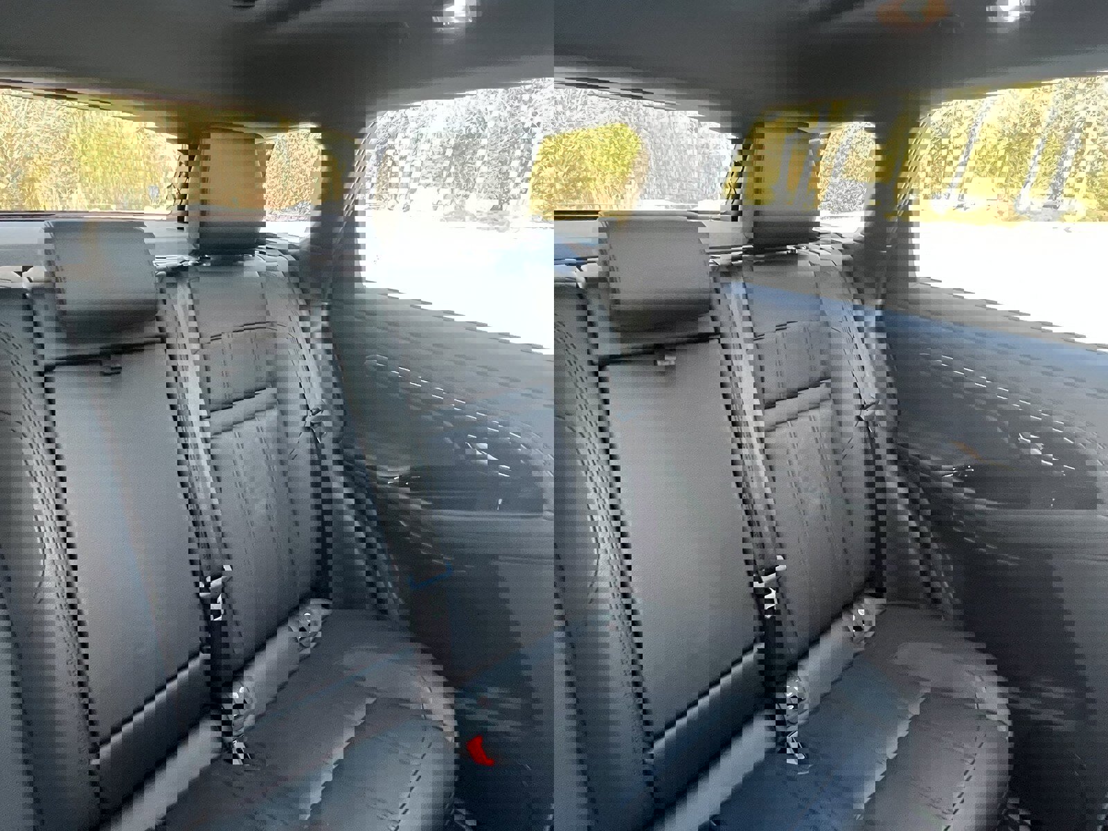 Used 2023 Land Rover Range Rover Evoque R-Dynamic SE image 19