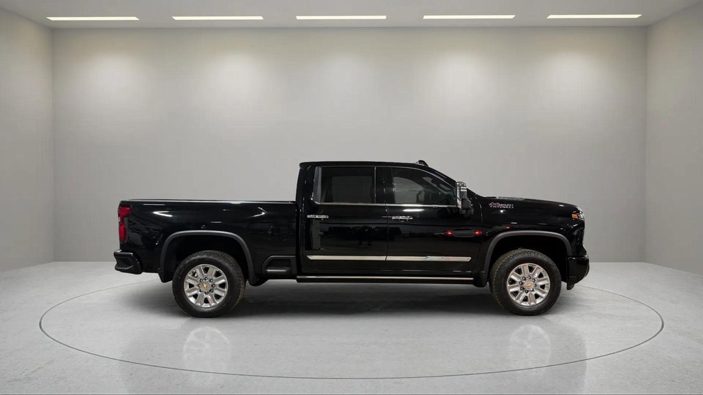 Used 2024 Chevrolet Silverado 2500 High Country w/ High Country Premium Package image 2