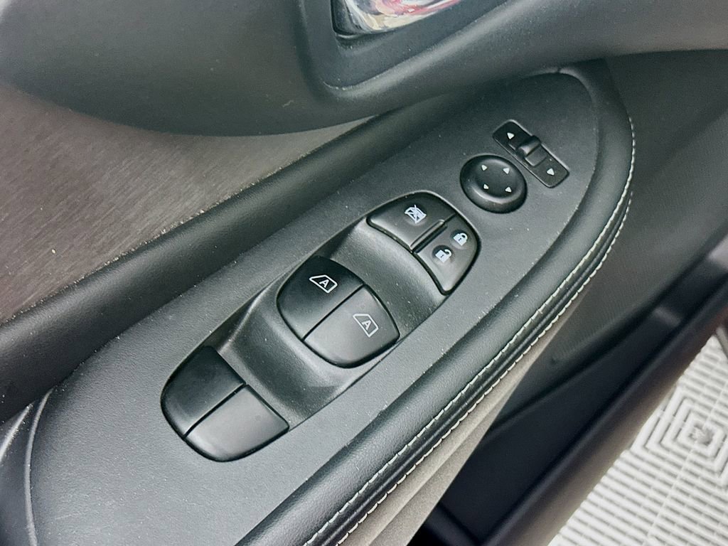 Used 2020 Nissan Murano SV image 23