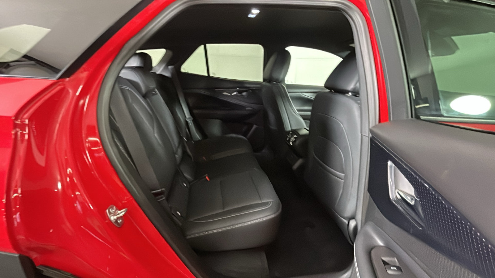 Used 2024 Chevrolet Blazer EV LT AWD/4WD image 37