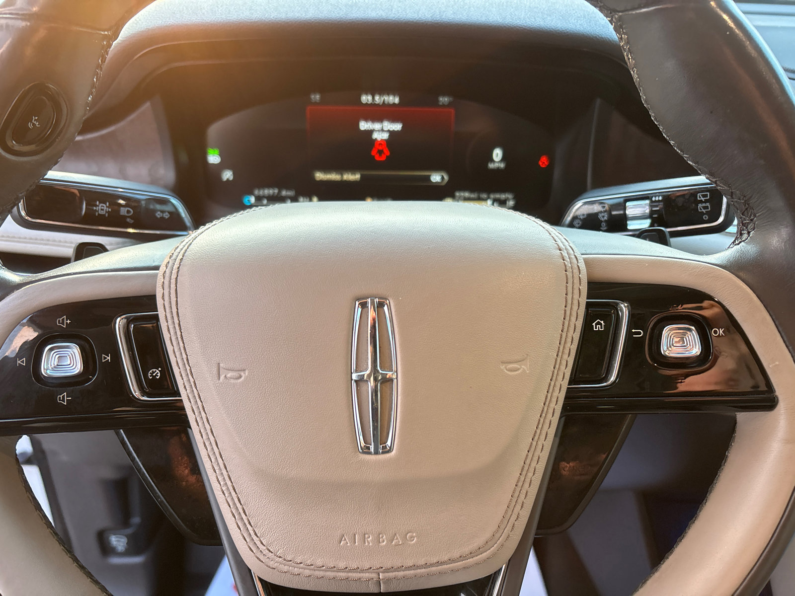 Used 2020 Lincoln Aviator Reserve w/ Elements Package Plus image 16