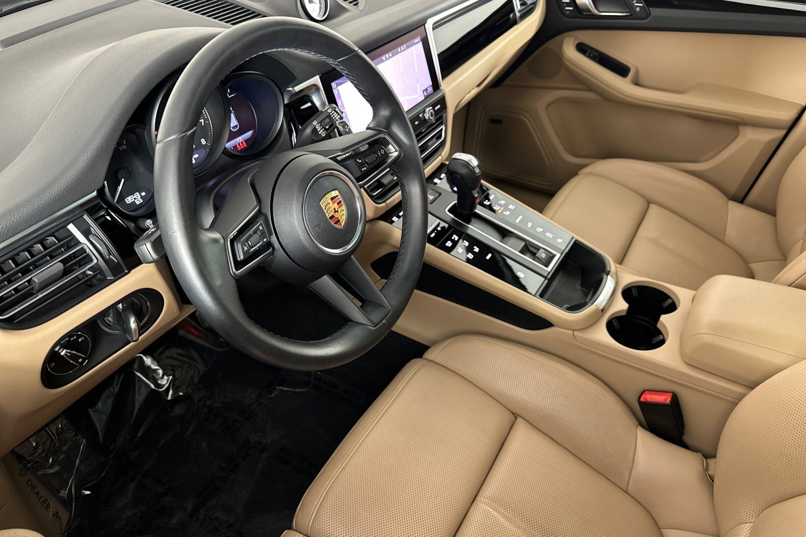 Used 2024 Porsche Macan Turbo image 9