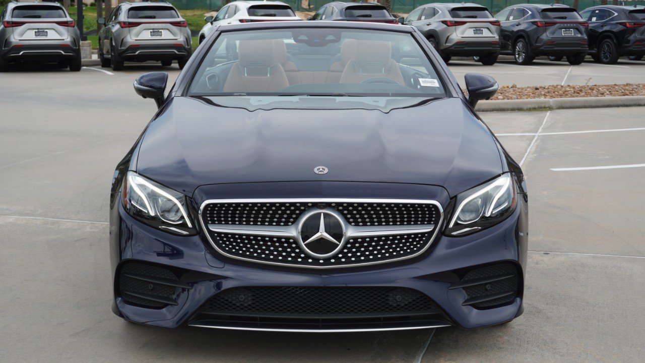 Used 2018 Mercedes-Benz E 400 4MATIC Cabriolet image 2