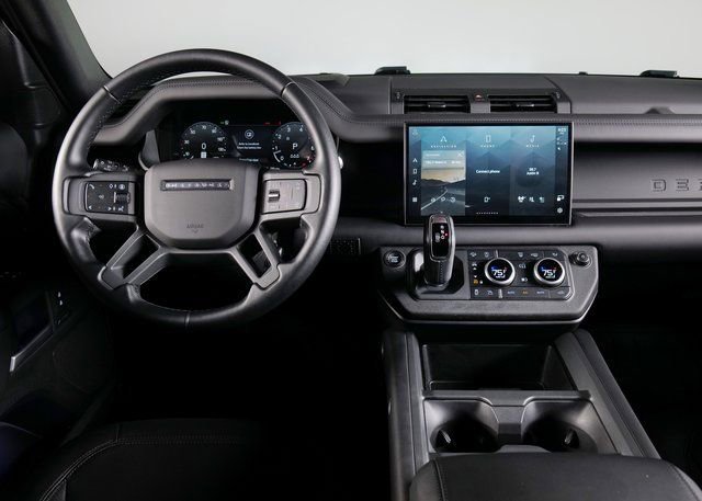 Used 2025 Land Rover Defender 110 S image 11