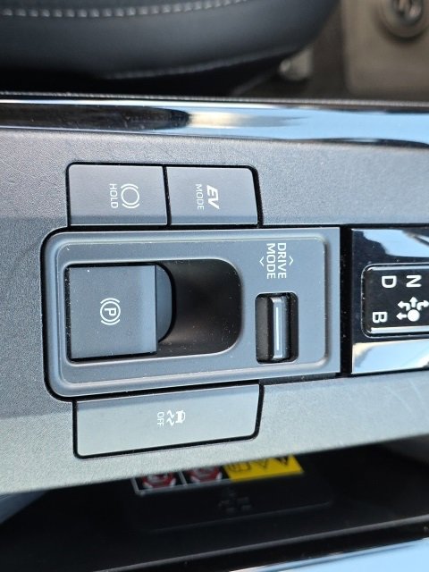 Certified 2024 Toyota Prius XLE image 22