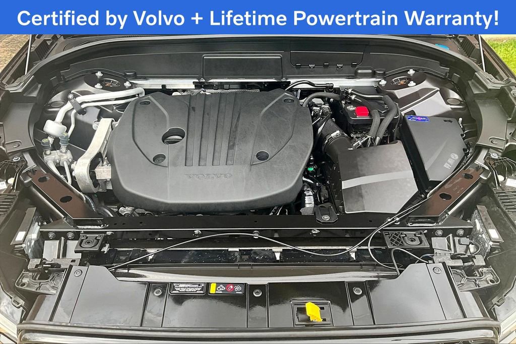 Used 2025 Volvo XC60 B5 Plus image 13