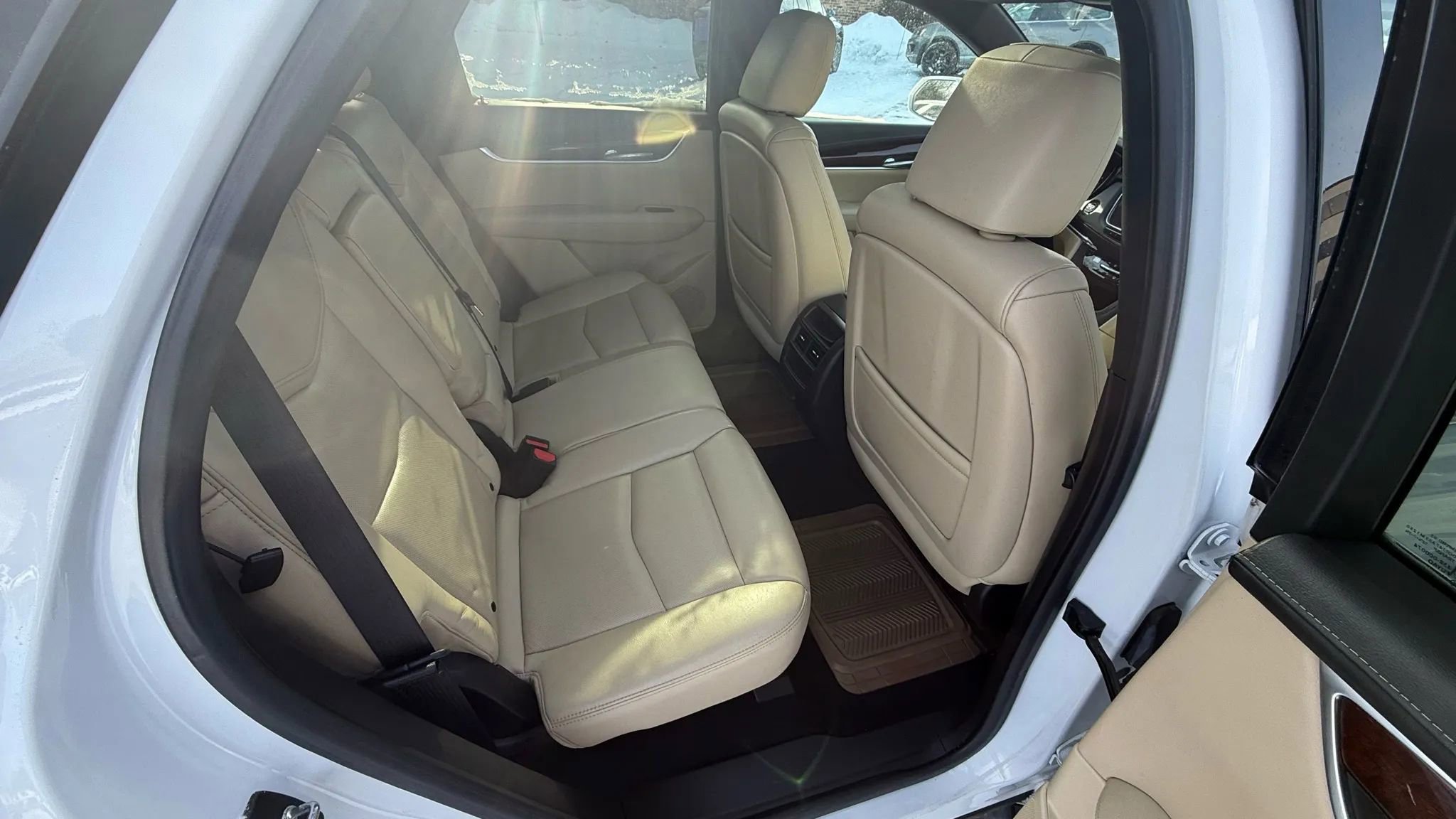 Used 2017 Cadillac XT5 Luxury image 30