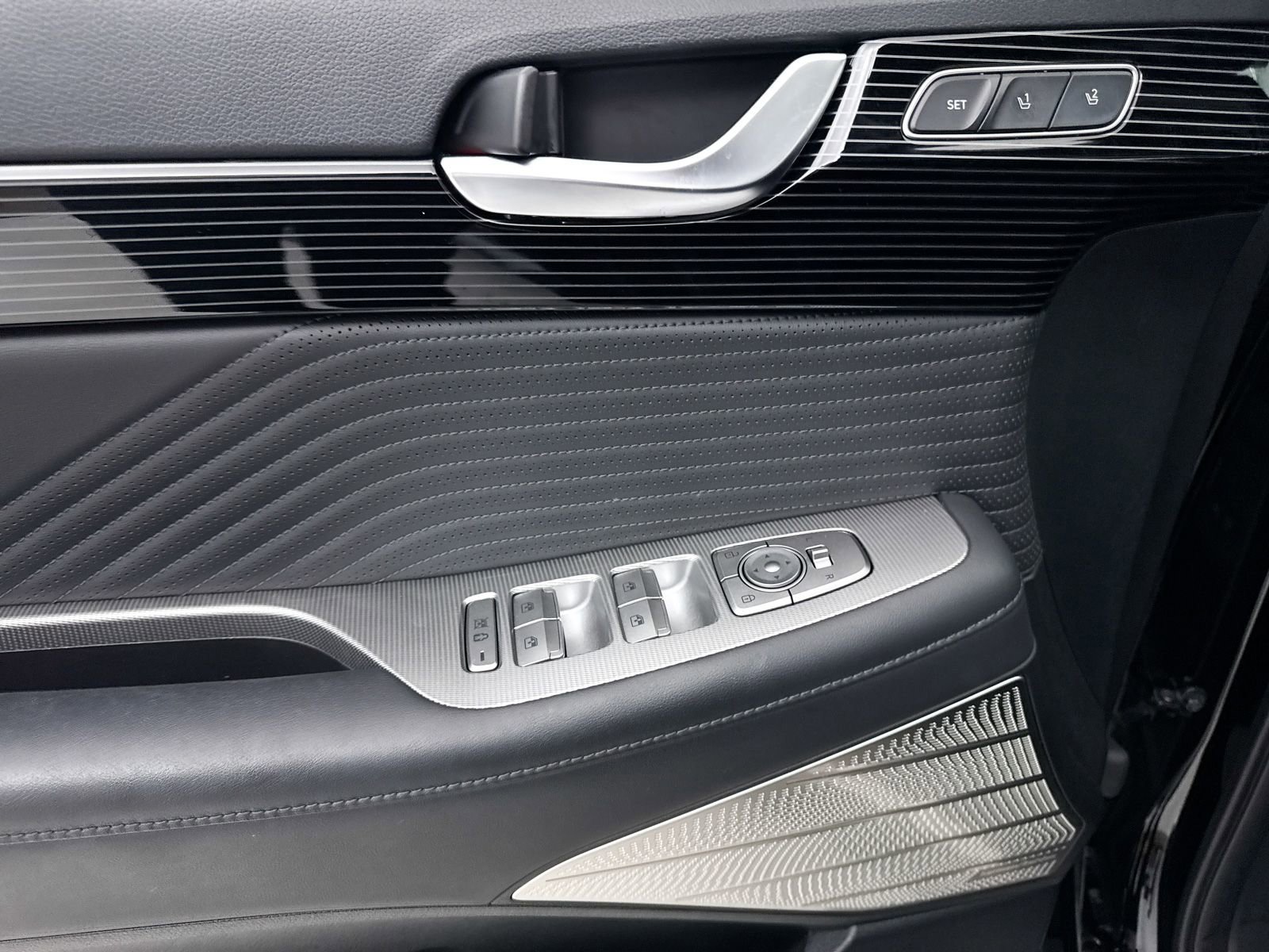 Used 2023 Hyundai Palisade Calligraphy image 31