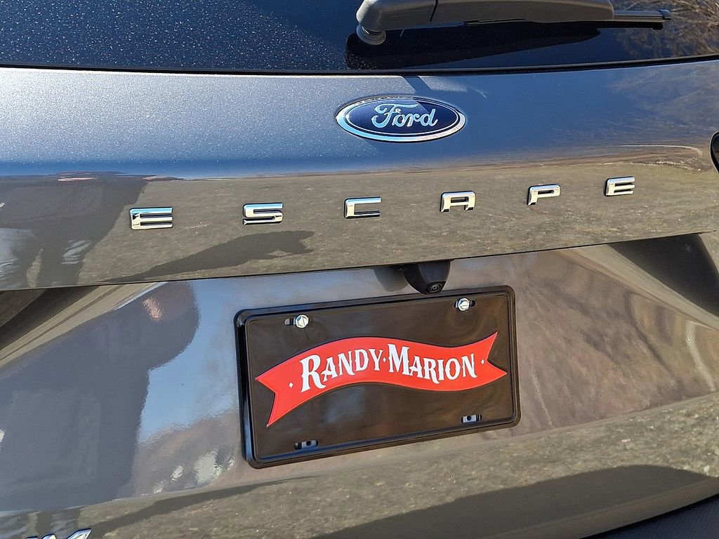 Used 2025 Ford Escape Platinum w/ Premium Technology Package image 30