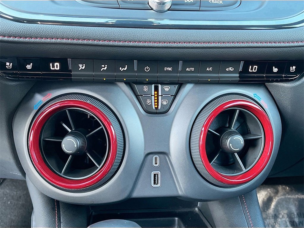 Used 2021 Chevrolet Blazer RS w/ Enhanced Convenience Package image 16