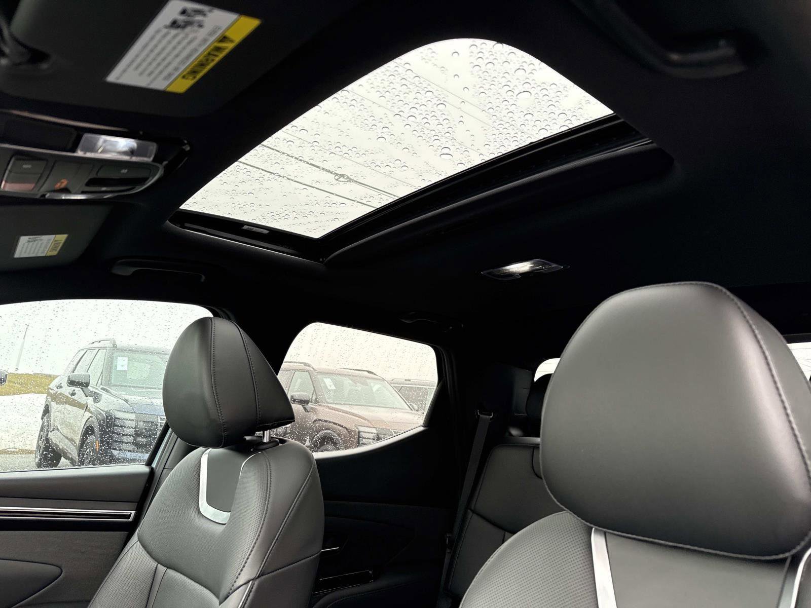 Certified 2023 Hyundai Santa Cruz Limited image 4