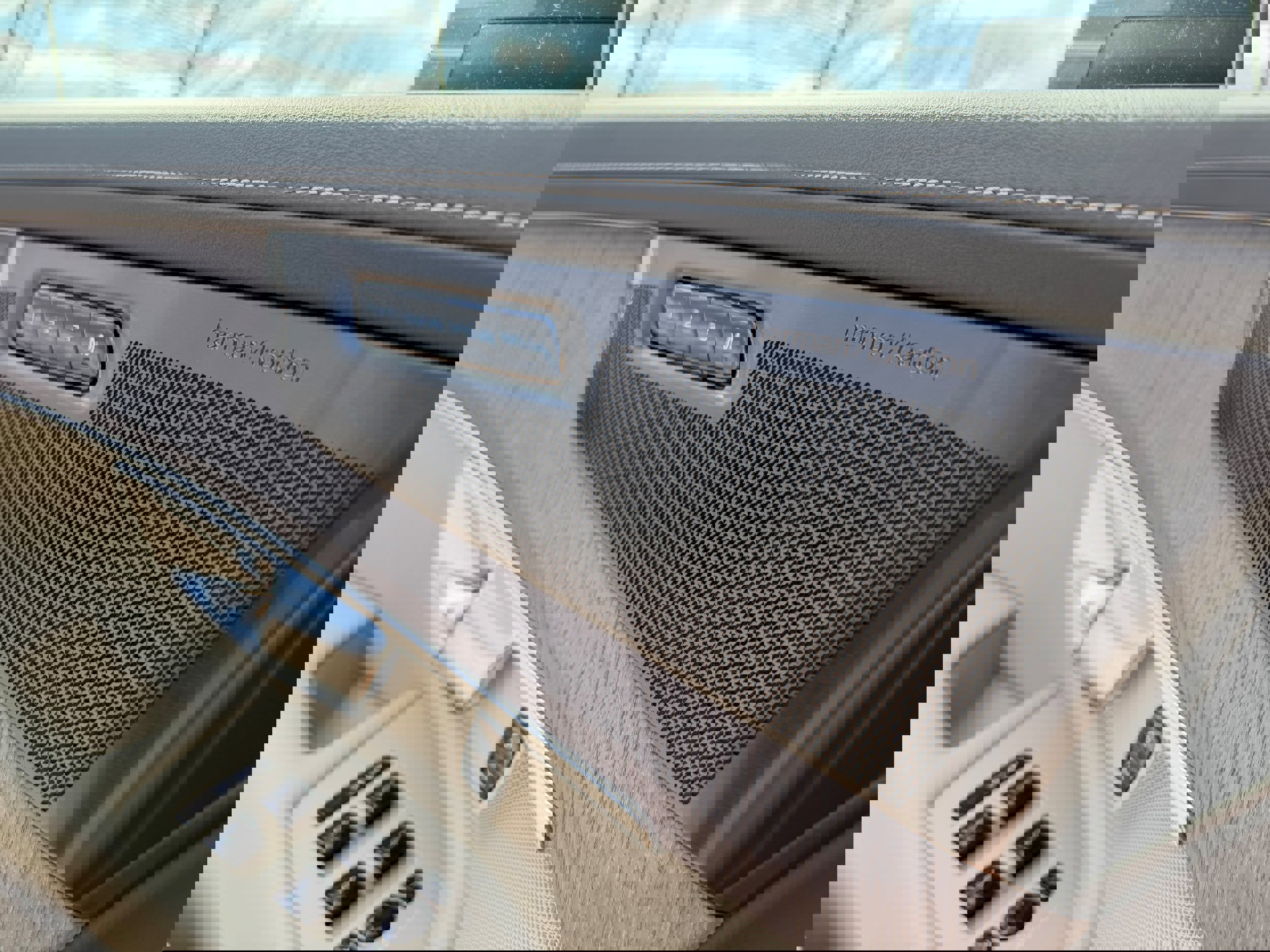 New 2026 Volvo XC90 B6 Ultra w/ Protection Package image 19