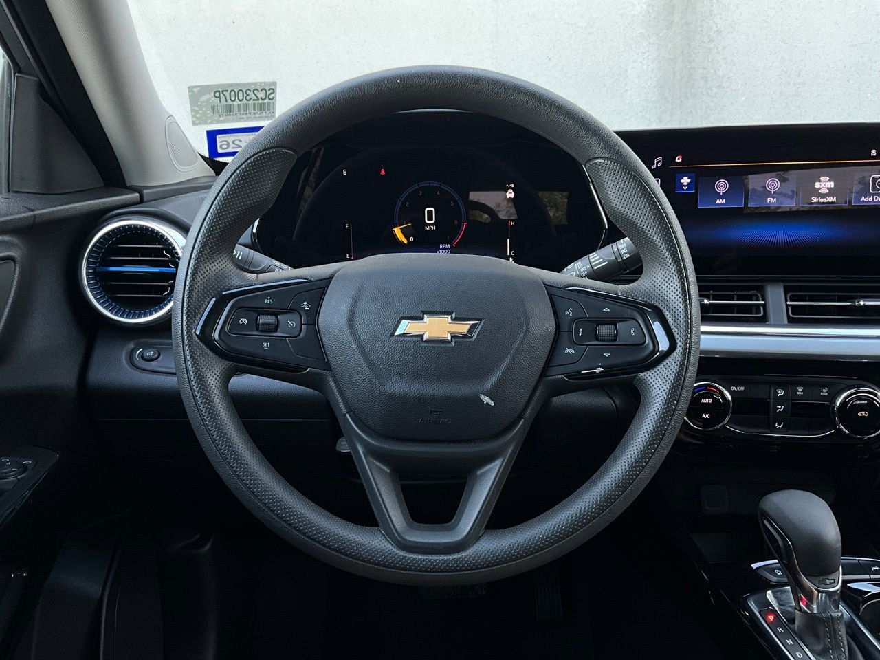 Used 2025 Chevrolet Trax LT image 31