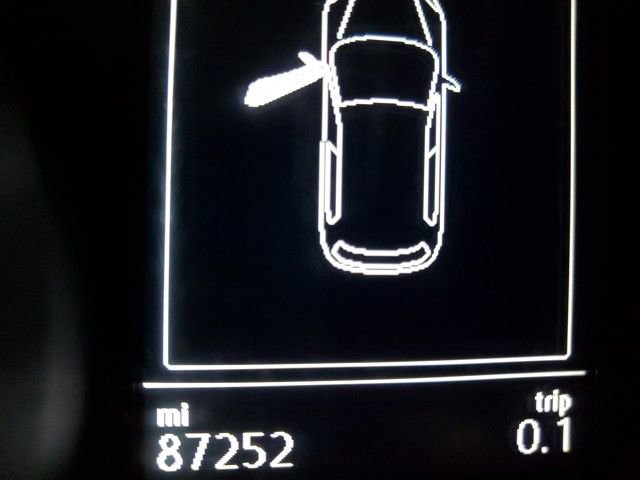 Used 2015 Volkswagen Golf S w/ Lighting Package image 17