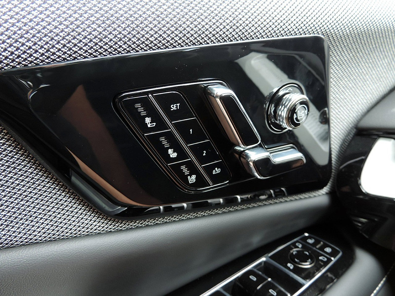 New 2026 Cadillac Optiq Luxury 2 RWD image 22