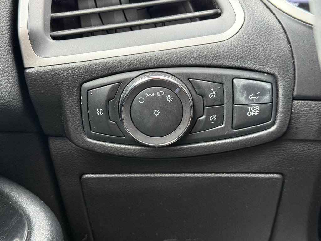 Used 2019 Ford Edge SEL w/ Cold Weather Package AWD/4WD image 20