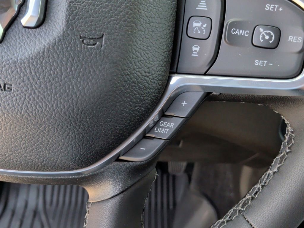 New 2026 RAM 3500 Laramie AWD/4WD image 21