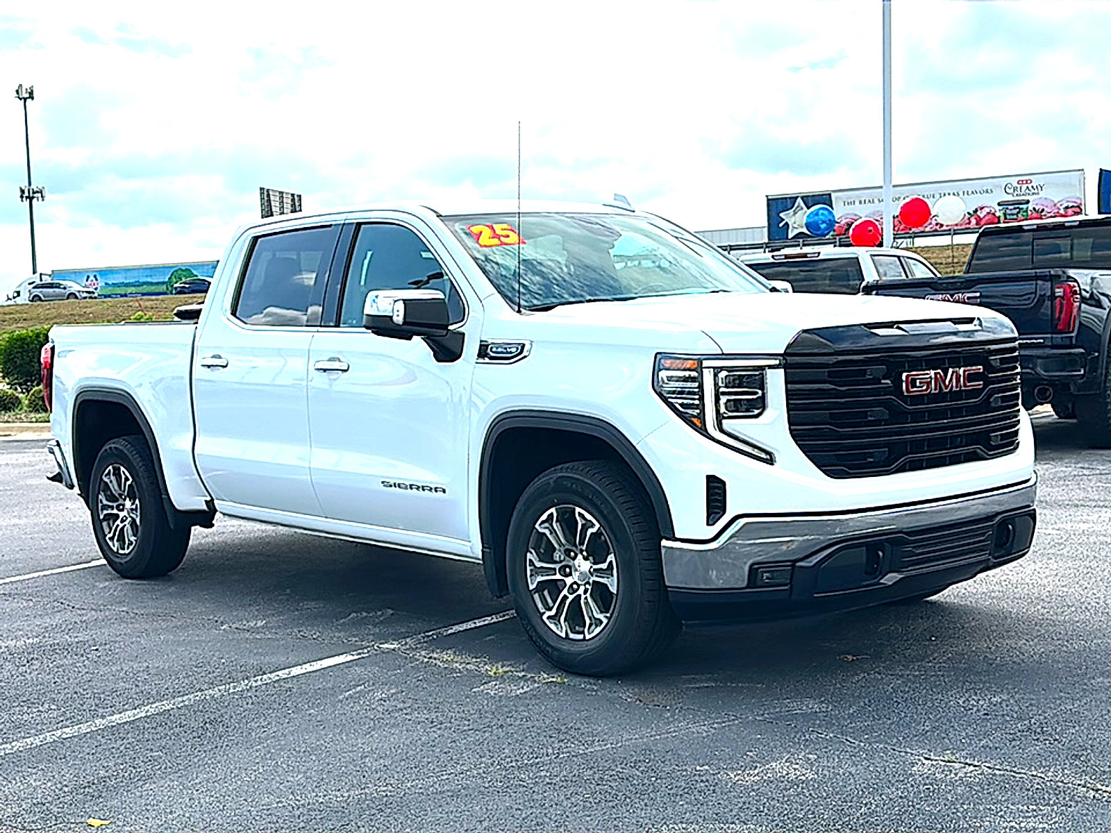 Used 2025 GMC Sierra 1500 SLT RWD image 10