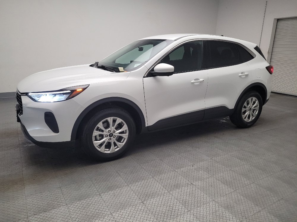 Used 2023 Ford Escape Active w/ Tech Pack #2 AWD/4WD image 2