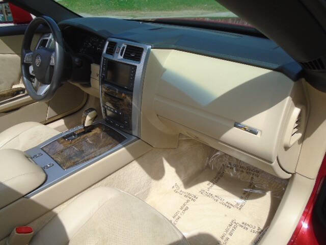 Used 2009 Cadillac XLR V RWD image 13