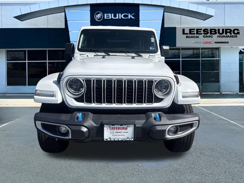 Used 2024 Jeep Wrangler Unlimited Sahara AWD/4WD image 2