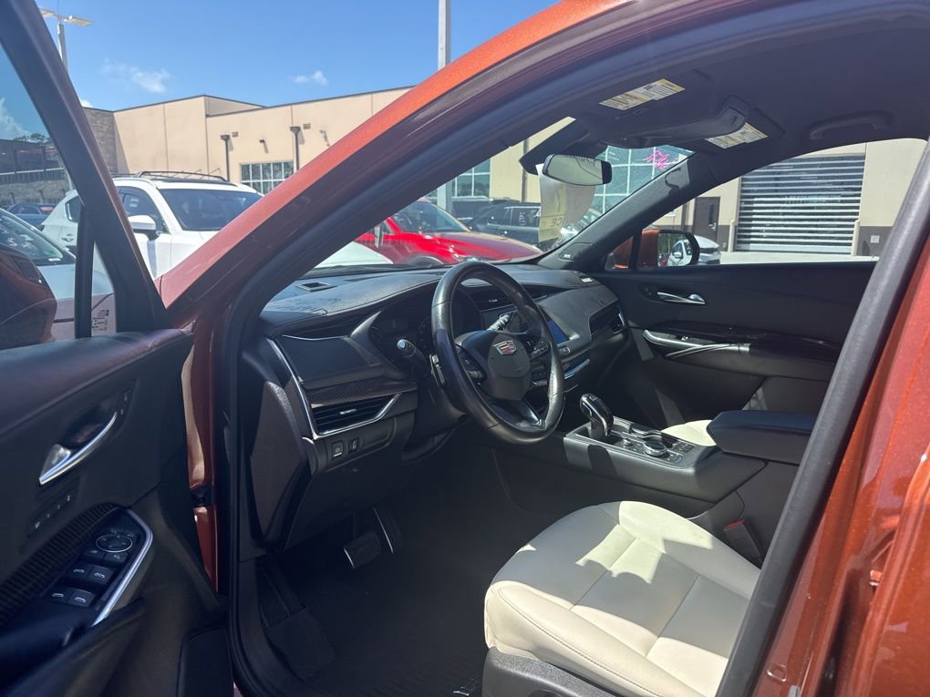 Used 2020 Cadillac XT4 Sport w/ LPO, Midnight Sport Package image 6