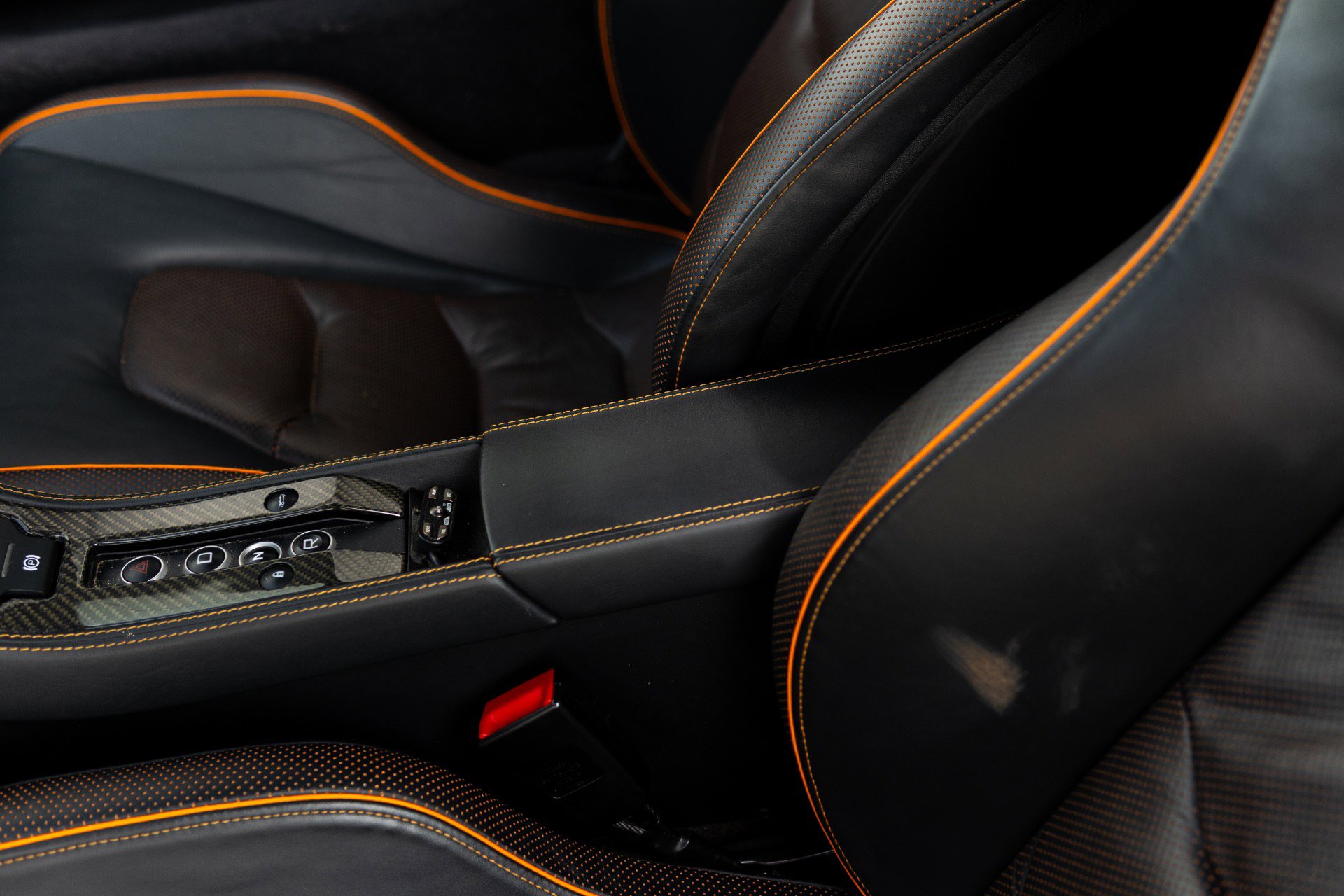 Used 2013 McLaren MP4-12C image 36