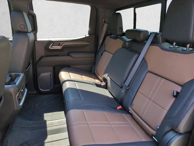 Used 2025 Chevrolet Silverado 1500 High Country AWD/4WD image 28
