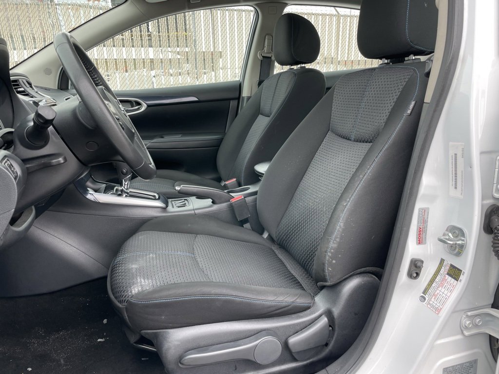 Used 2017 Nissan Sentra SR w/ SR Midnight Edition image 7