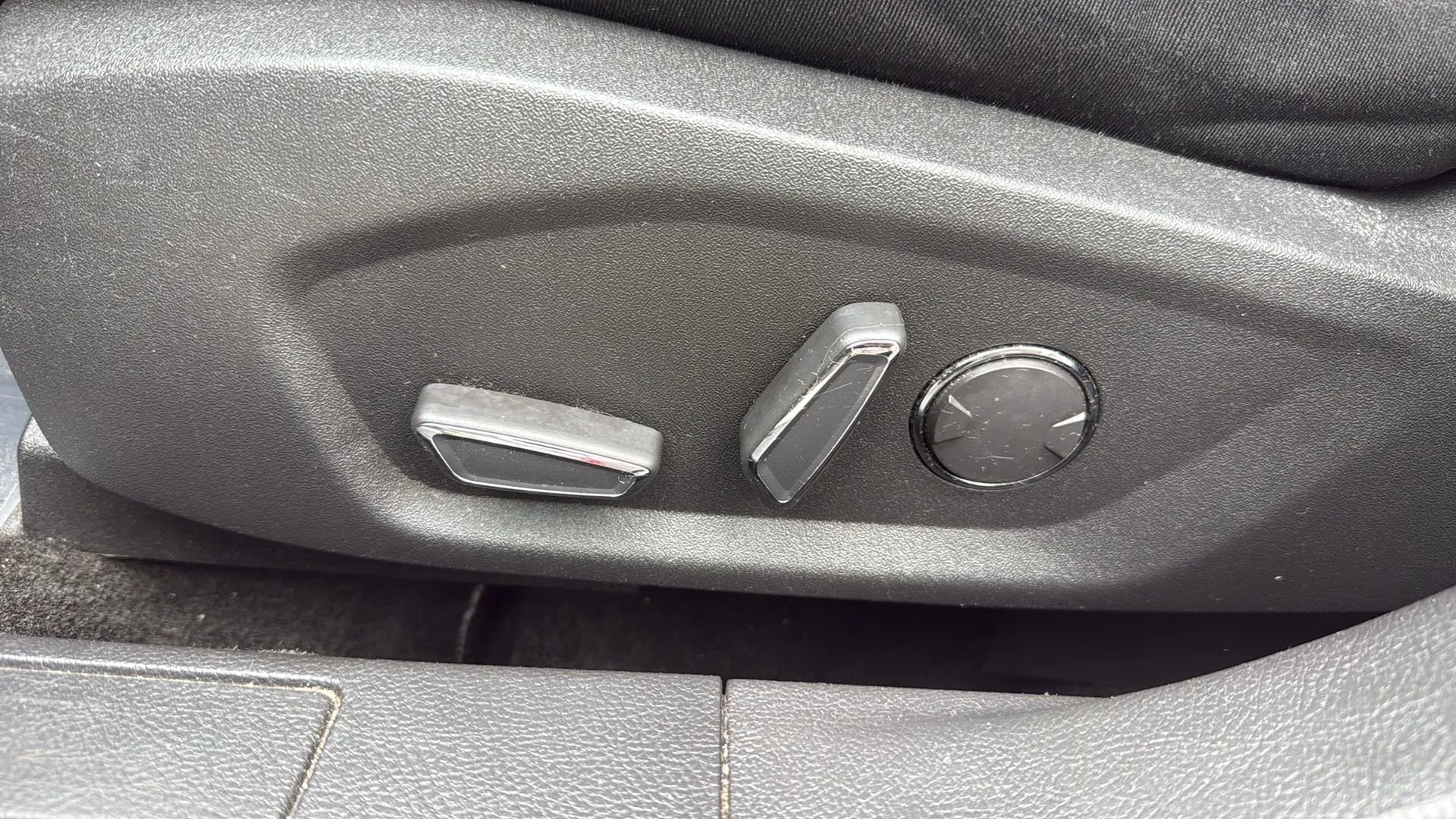 Used 2016 Ford Fusion SE FWD image 42