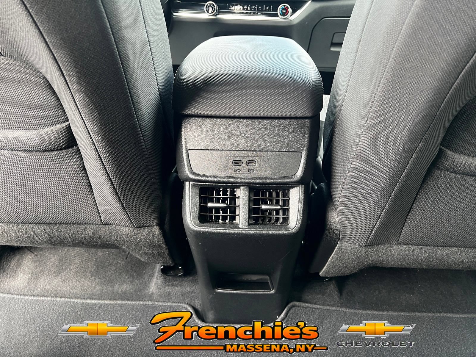 Used 2025 Chevrolet Equinox LT AWD/4WD image 8