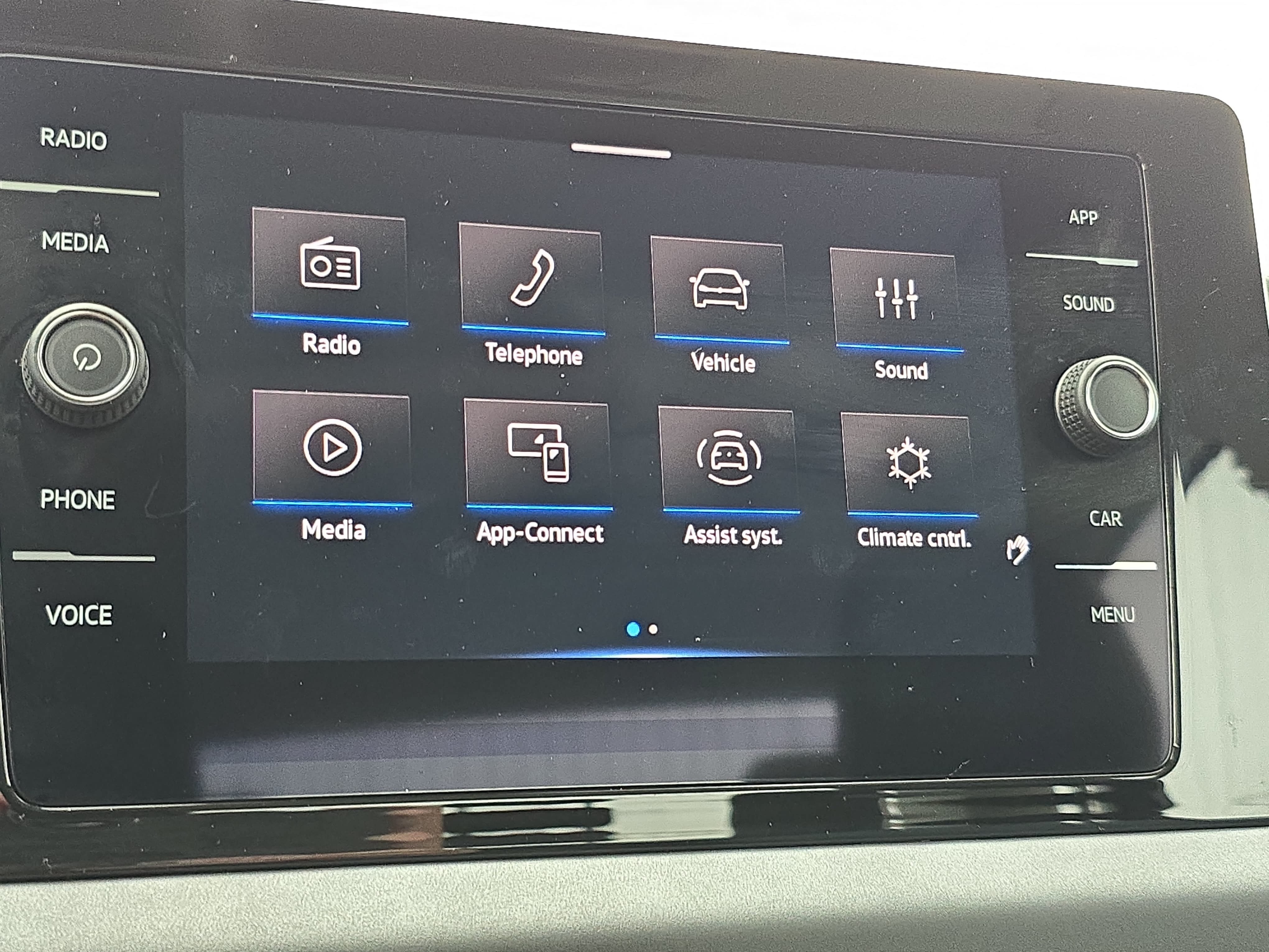 Certified 2025 Volkswagen Jetta SE w/ Sunroof Package FWD image 20