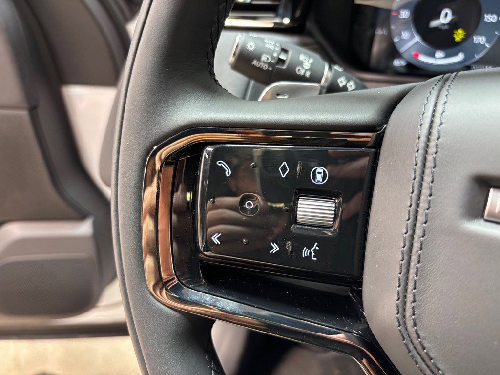 New 2026 Land Rover Range Rover Velar Dynamic SE image 20