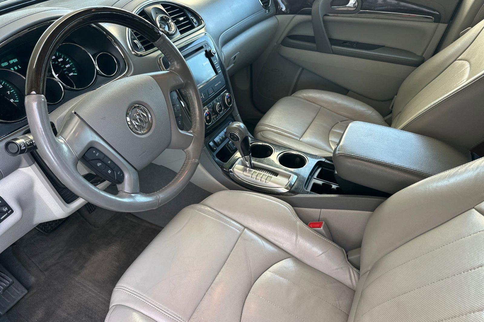 Used 2016 Buick Enclave Leather image 10