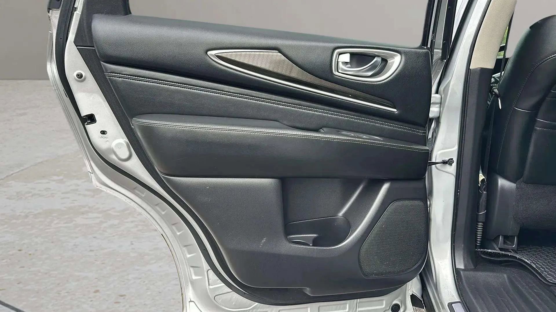 Used 2019 INFINITI QX60 Pure image 17