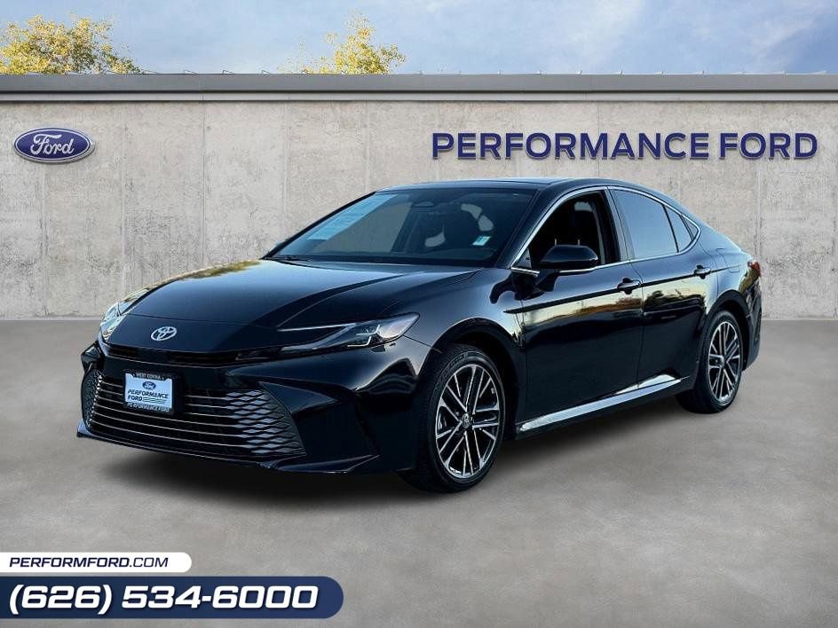 Used 2025 Toyota Camry XLE