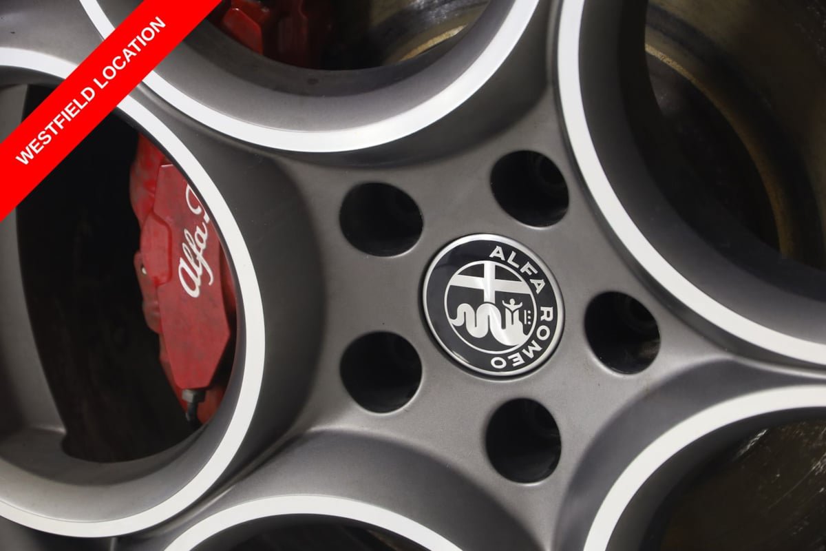 Used 2024 Alfa Romeo Stelvio Ti AWD/4WD image 18