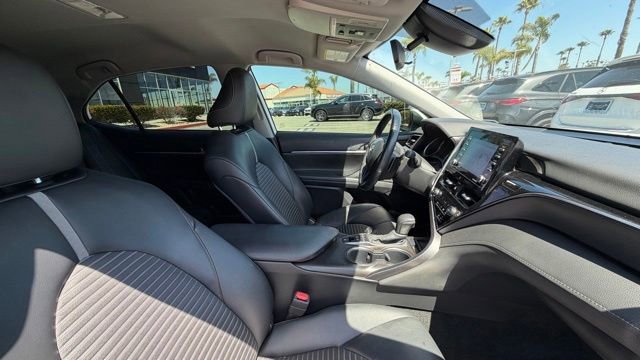 Used 2022 Toyota Camry SE FWD image 7