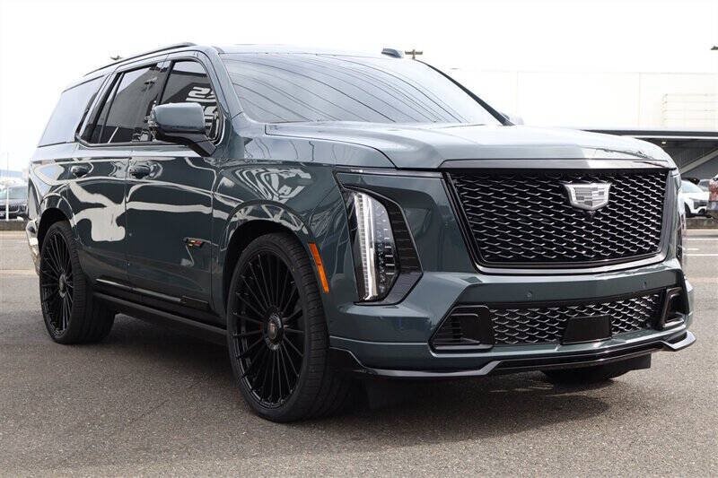 Used 2026 Cadillac Escalade V w/ LPO, ONYX Package AWD/4WD image 7