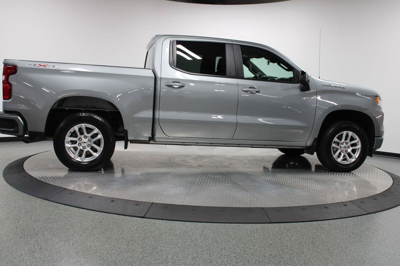 Used 2026 Chevrolet Silverado 1500 RST AWD/4WD image 13