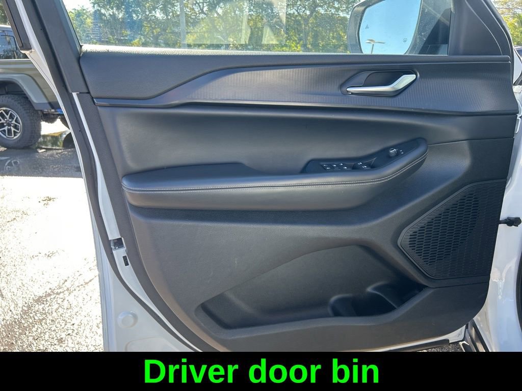 Certified 2023 Jeep Grand Cherokee L Laredo image 36