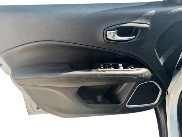 Used 2021 Jeep Compass Latitude FWD image 11